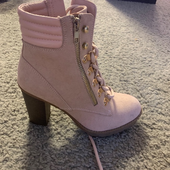 Pink boots - Picture 1 of 2